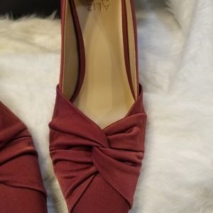 Naturalizer Wine Satin Pumps, Sz 9